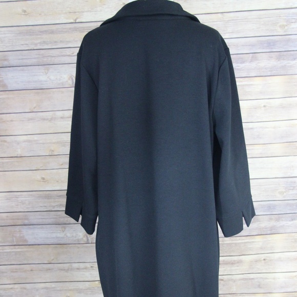 AVENUE Black 3/4 Sleeve Rounded-Neck Maxi Dress - Picture 6 of 8